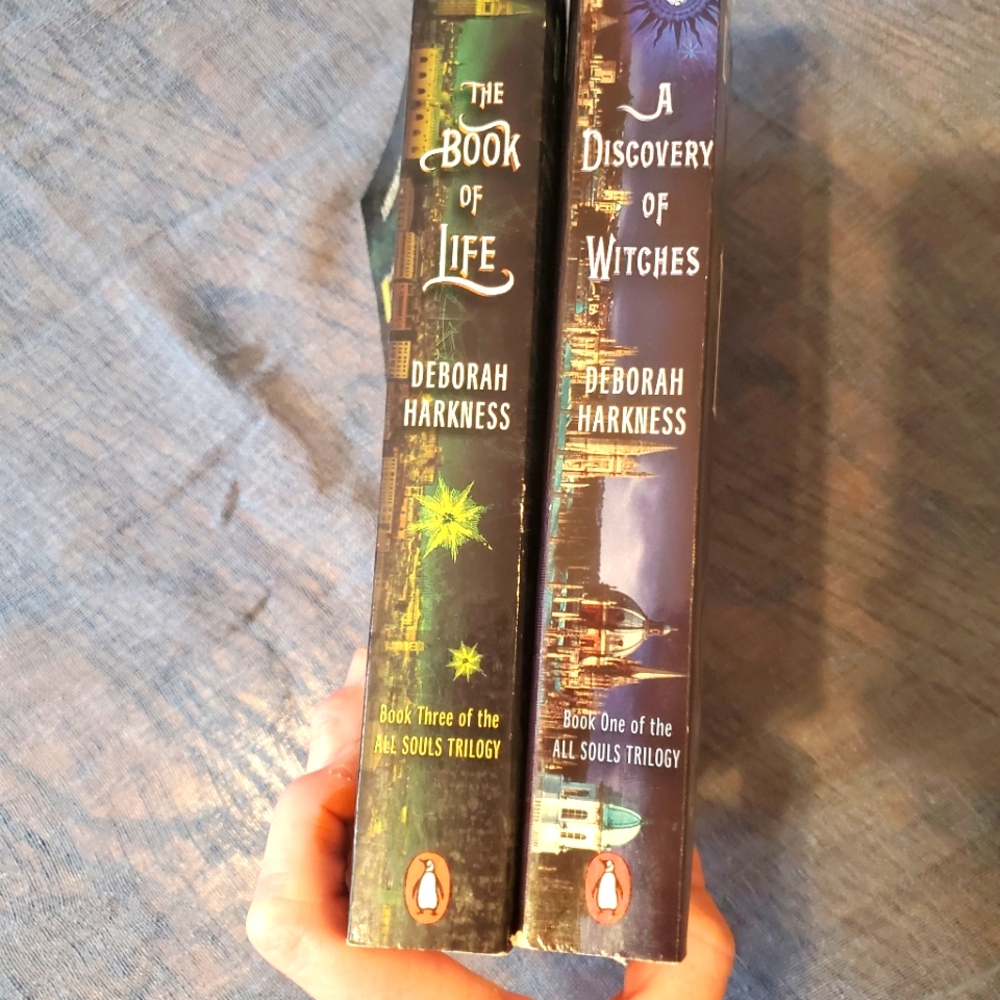 Books - Picture 3 of 6